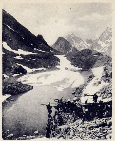 Esercitazioni militari al Vallonasso di Stroppia, ...
Collezione Georges Galliano
