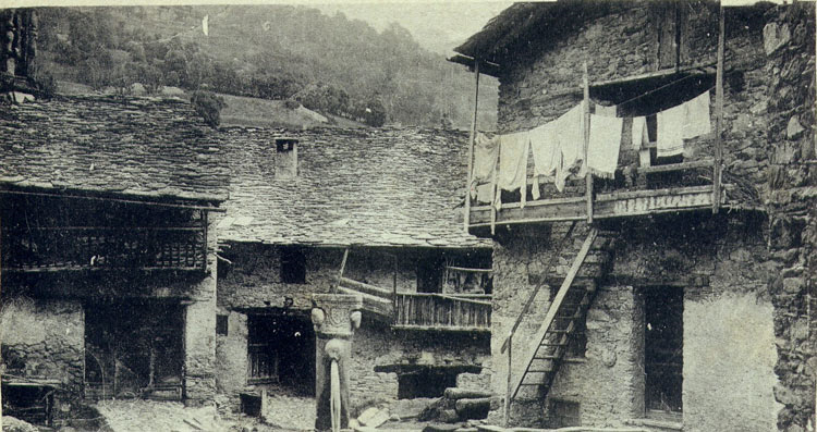Villaro di Acceglio, ...
Collezione Georges Galliano