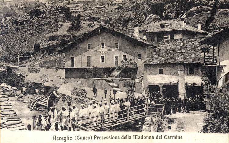 Acceglio, Processione della Madonna del Carmine, 1907
Collezione Roberto Peano Cuneo